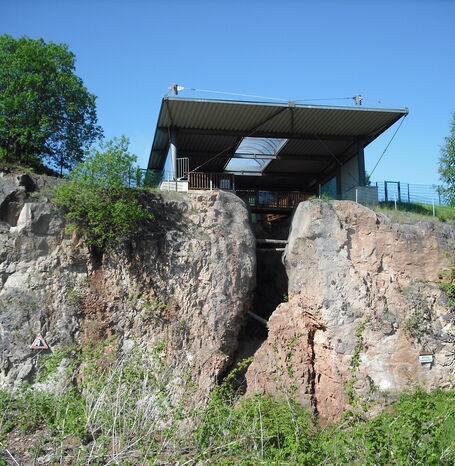 Die Korbacher Spalte ist eine Fossilfundstelle oberpermischer Wirbeltiere und das zweit-bedeutendste paläantologische Bodendenkmal in Hessen