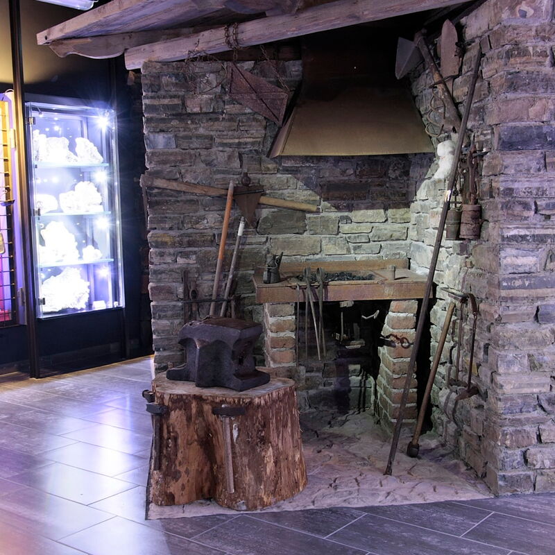 Arbeitswerkzeug und Arbeitsplatz eines Bergmannes