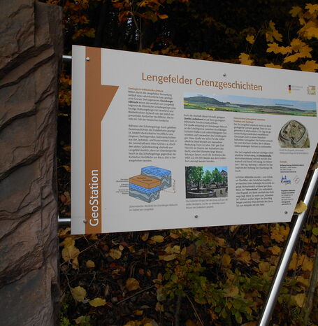 Die Geo-Station in Lengefeld bietet anschauliche Informationen über die Geologie sowie natur-und kulturlandschaftliche Besonderheiten in kompakter Form.