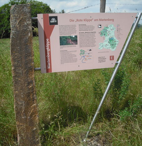 Die Geo-Station Rote Klippe am Martenberg bietet anschauliche Informationen über die Geologie sowie natur-und kulturlandschaftliche Besonderheiten in kompakter Form.