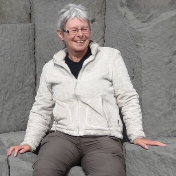 Brigitte Vernaleken, seit 2016 ausgebildete Naturpark- und Geoparkführerin