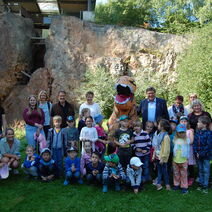 Die bisher einzige Geopark-KiTa beim Besuch in der Korbacher Spalte.