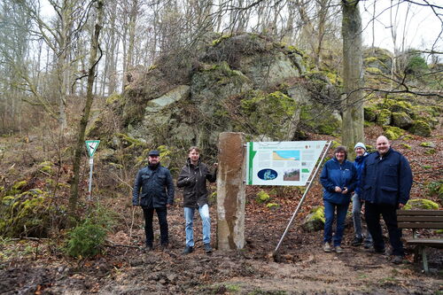 Die Geo-Station Wichtelsteine in Frankenau ist zum Geotop des Jahres 2023 gewählt worden.