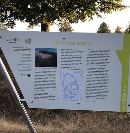 Die Geo-Station Schwalenburg bietet anschauliche Informationen über die Geologie sowie natur-und kulturlandschaftliche Besonderheiten in kompakter Form.